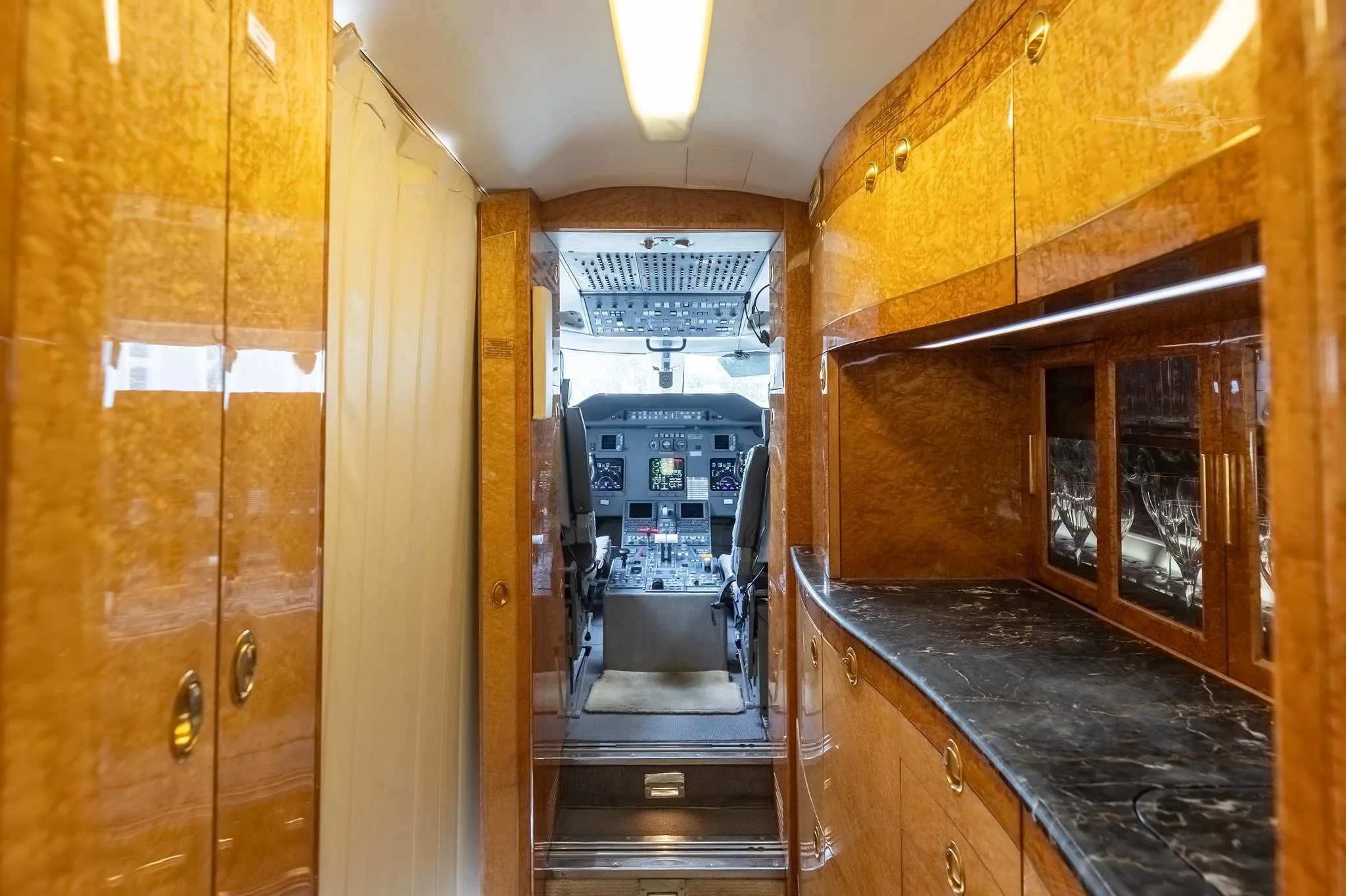 Cabin interior of a 2003 GULFSTREAM G200.