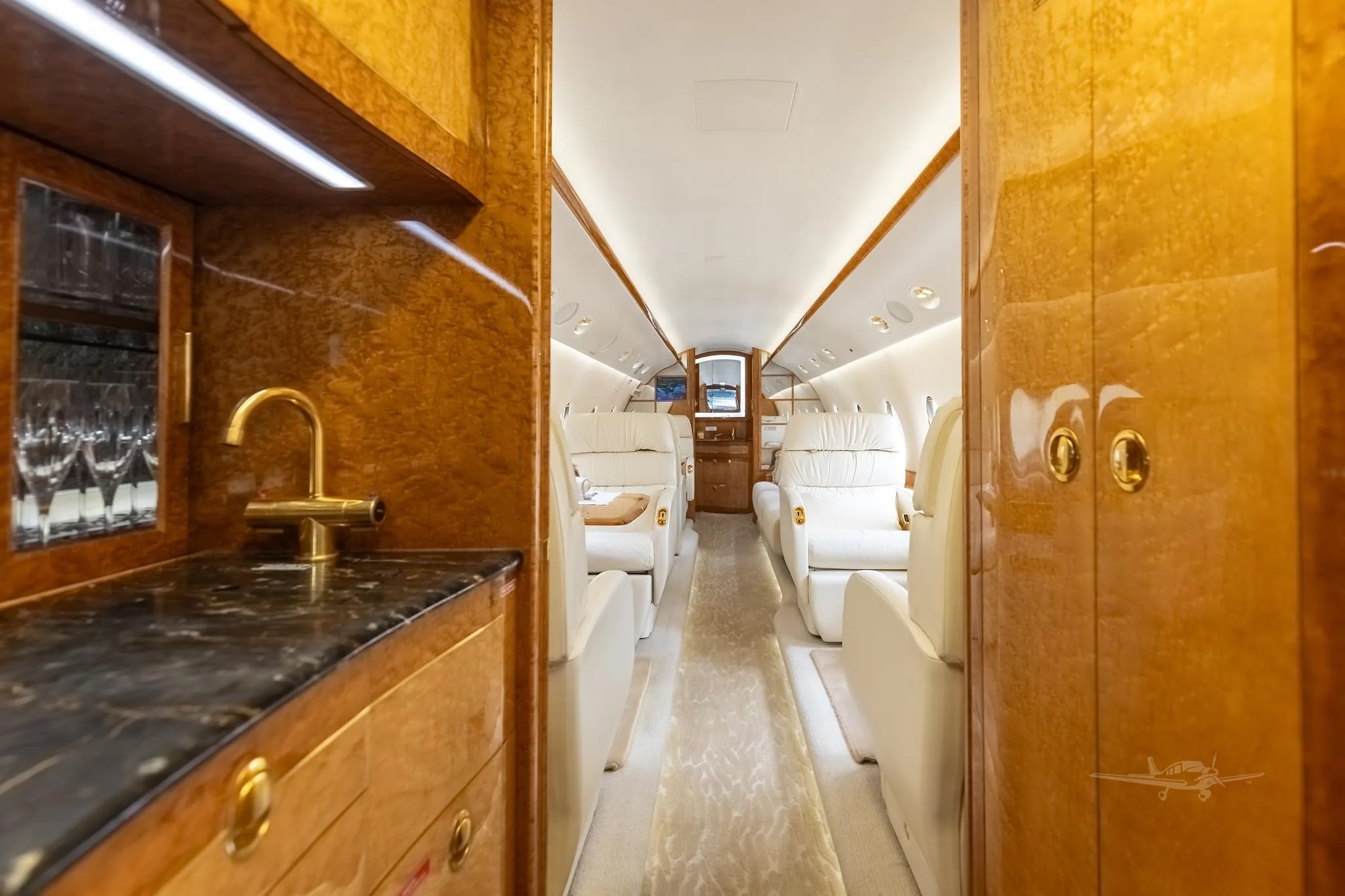 Cabin interior of a 2003 GULFSTREAM G200.
