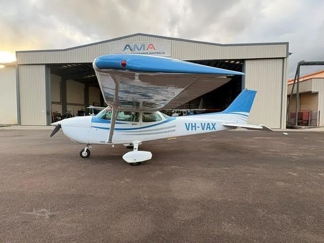 Exterior view of a 1981 CESSNA 172P SKYHAWK, VH-VAX.