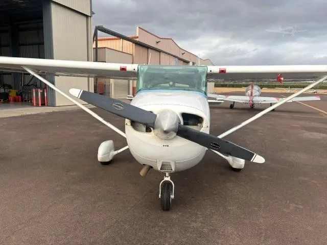 Exterior view of a 1981 CESSNA 172P SKYHAWK, VH-VAX.