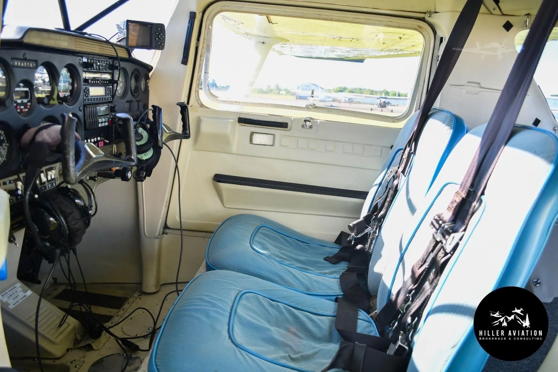 Cabin interior of a 1971 CESSNA 150.