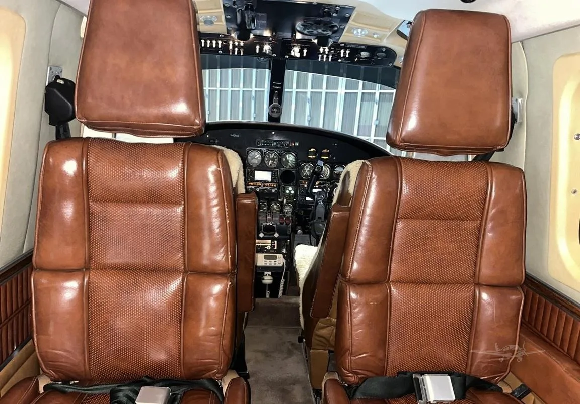 Cabin interior of a 1976 COMMANDER 500S.