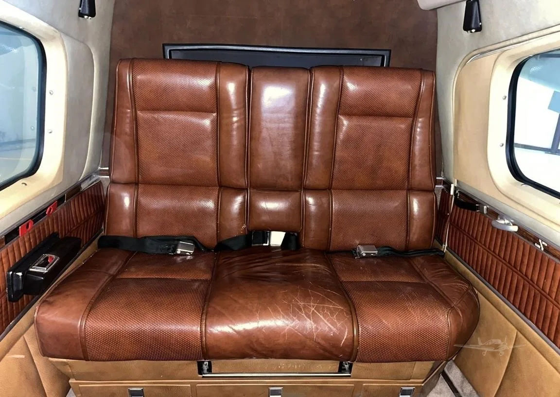 Cabin interior of a 1976 COMMANDER 500S.