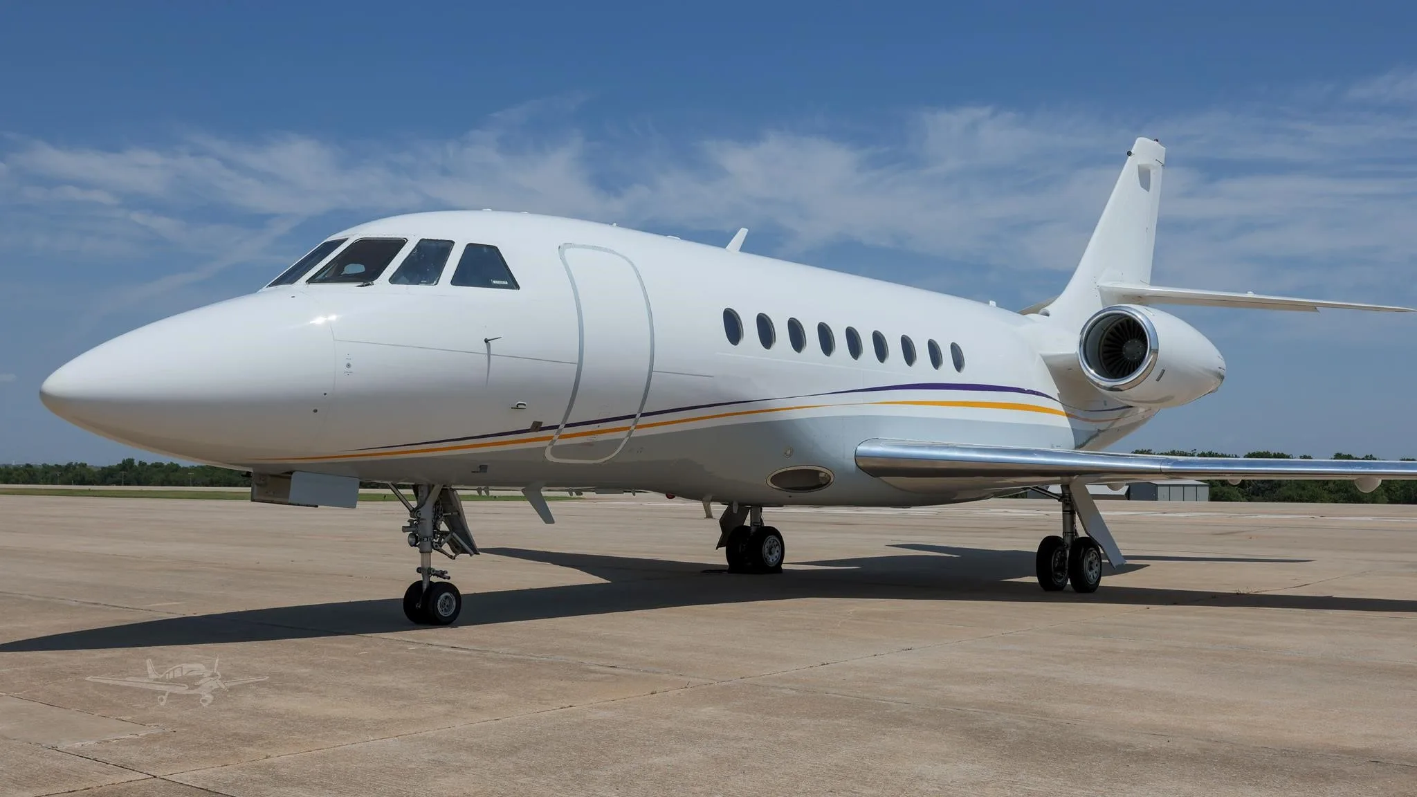 Exterior view of a 1996 DASSAULT FALCON 2000, N797LD.