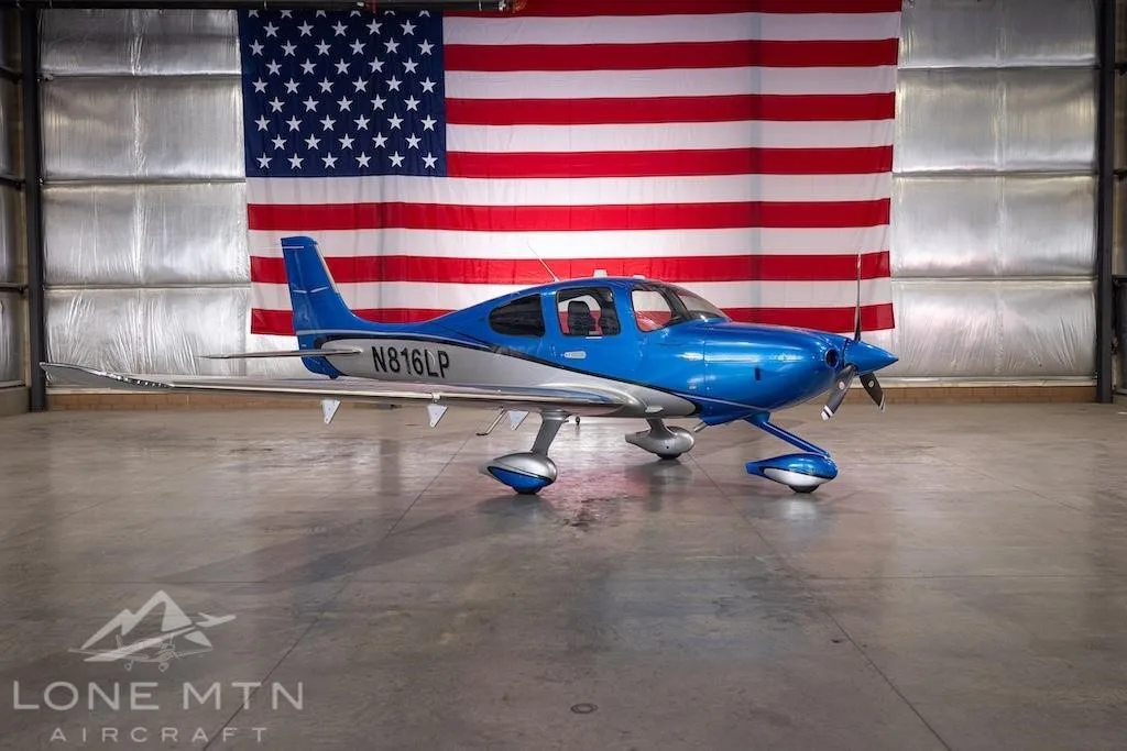 Exterior view of a 2024 CIRRUS SR22-G7, N816PP.