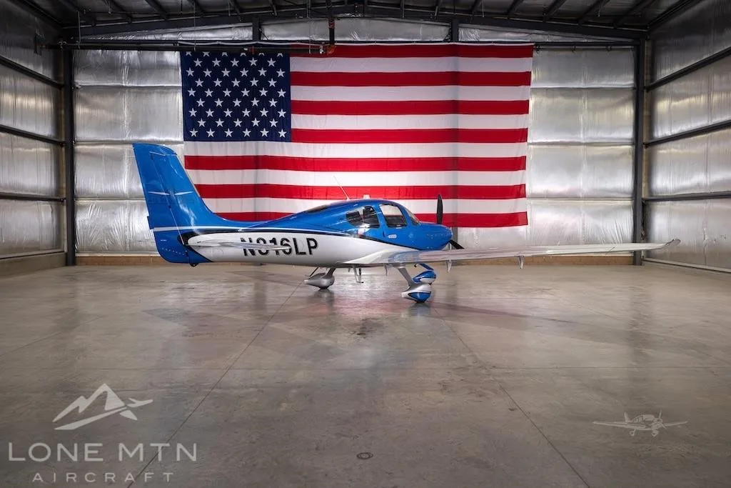 Exterior view of a 2024 CIRRUS SR22-G7, N816PP.