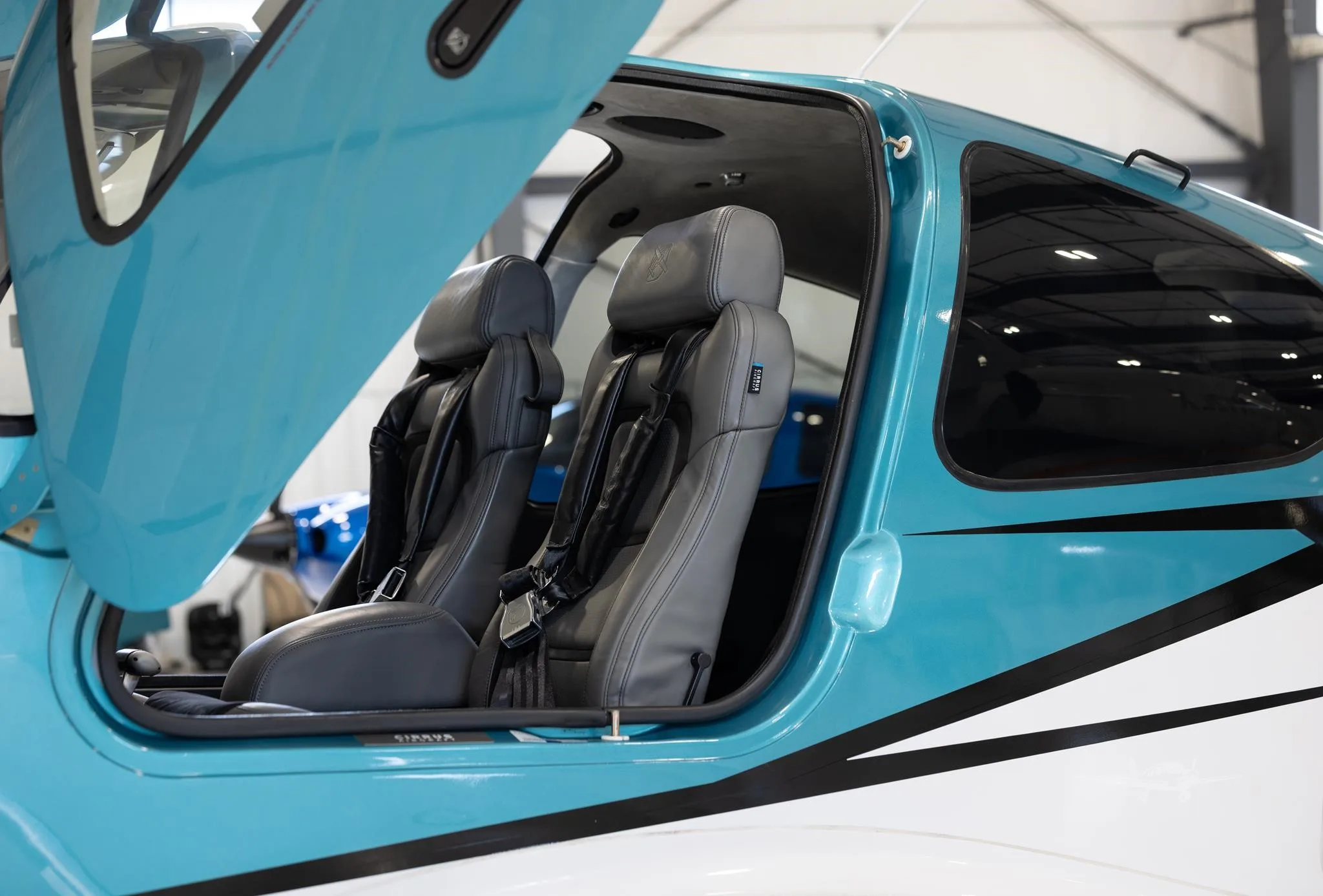 Cabin interior of a 2023 CIRRUS SR22-G6.