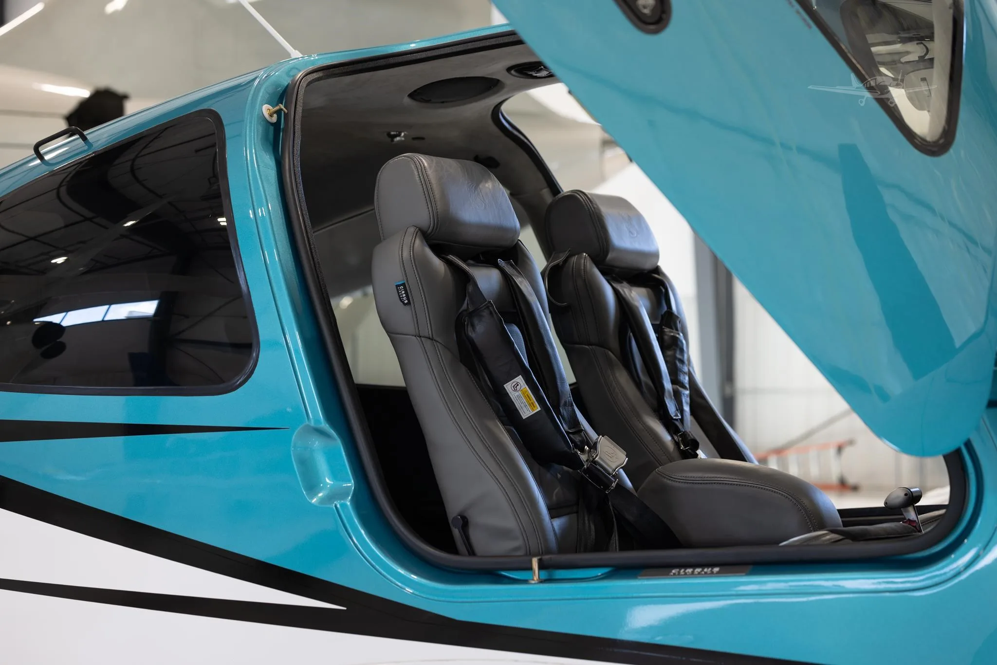 Cabin interior of a 2023 CIRRUS SR22-G6.