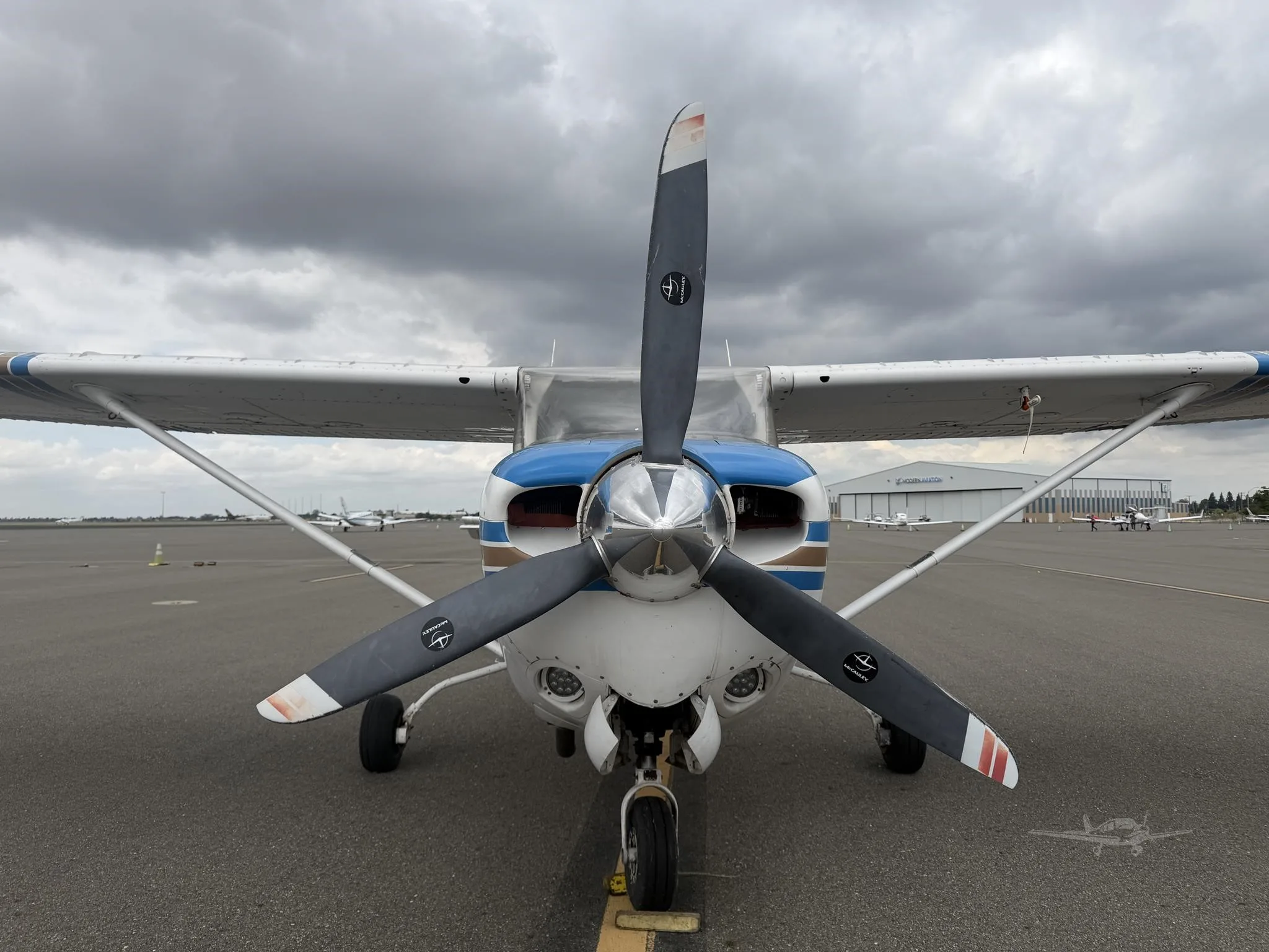 Exterior view of a 1980 CESSNA 172RG CUTLASS, N6280V.
