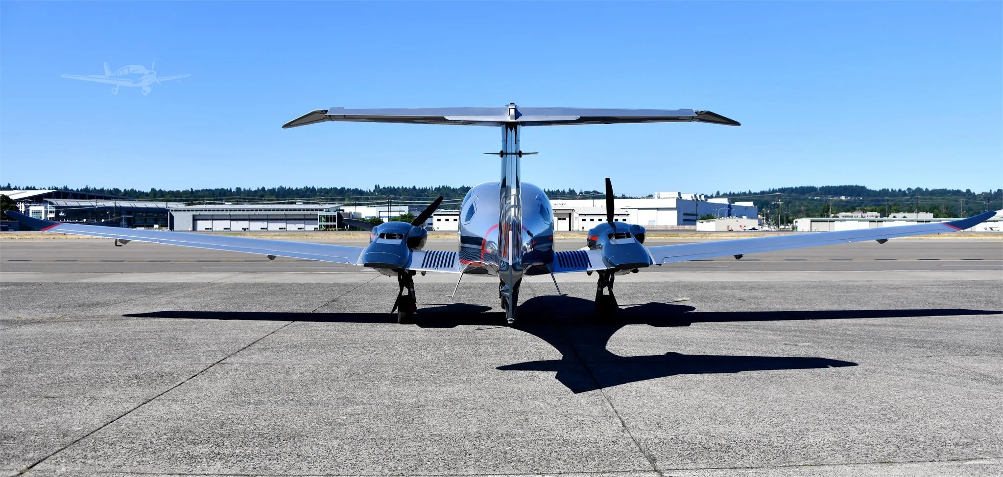 Exterior view of a 2020 DIAMOND DA62, N62SY.