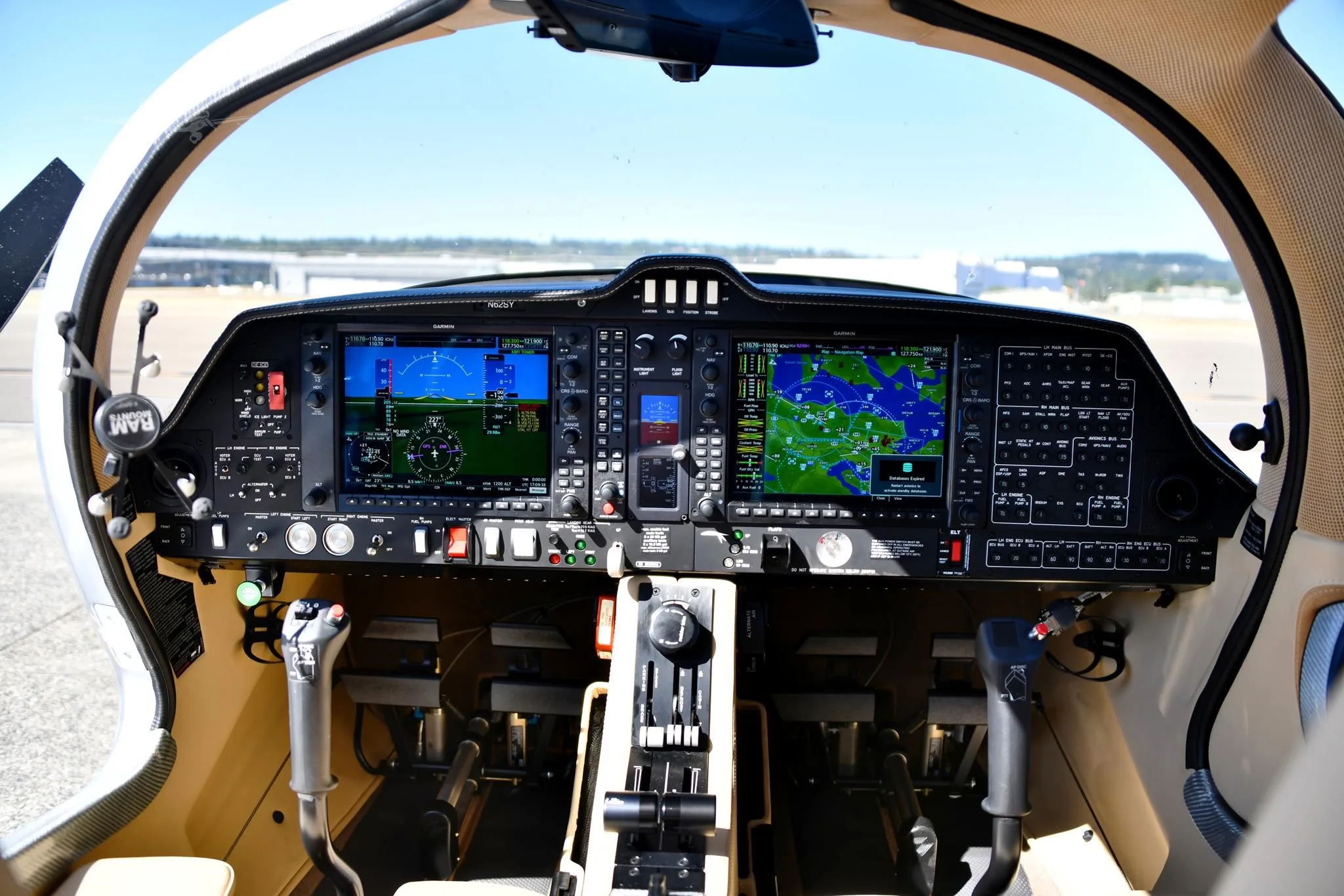 Cockpit and instrument panel of a 2020 DIAMOND DA62.
