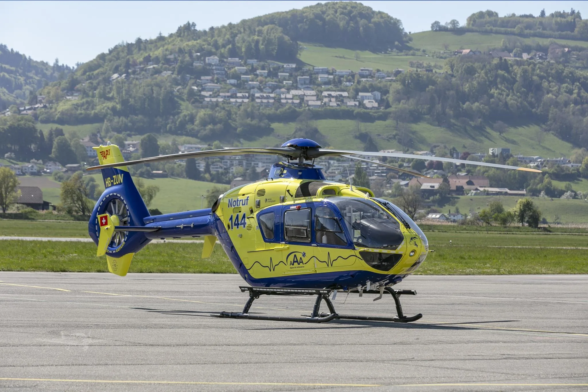 Exterior view of a 2009 EUROCOPTER EC135P2+, HB-ZUN.