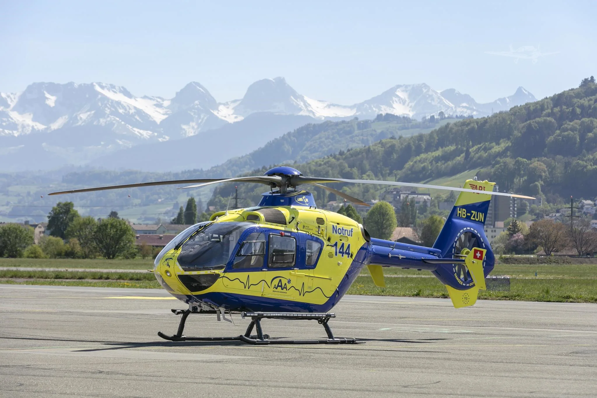 Exterior view of a 2009 EUROCOPTER EC135P2+, HB-ZUN.