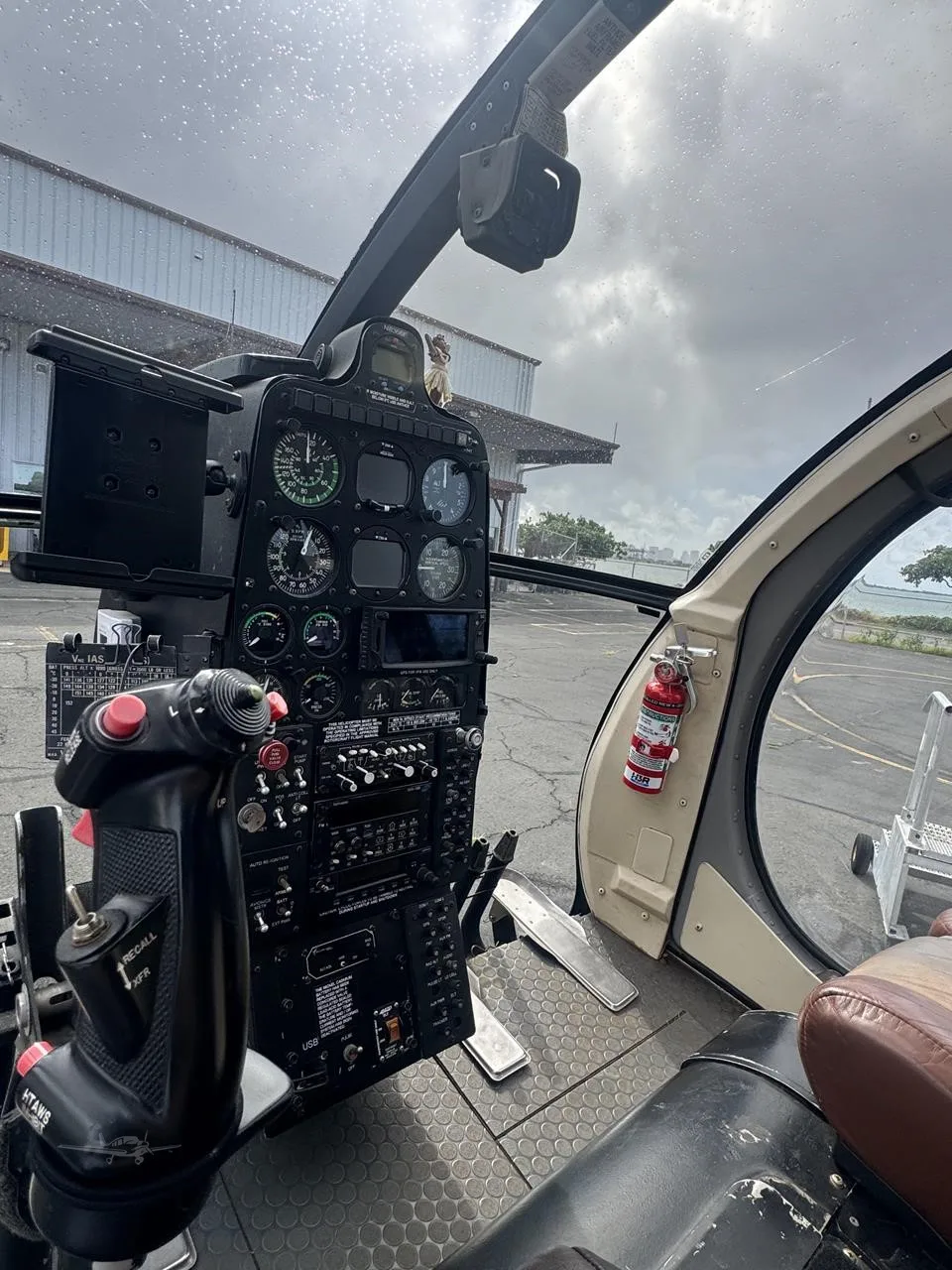 Avionics suite of a 1977 MD HELICOPTERS 500D.