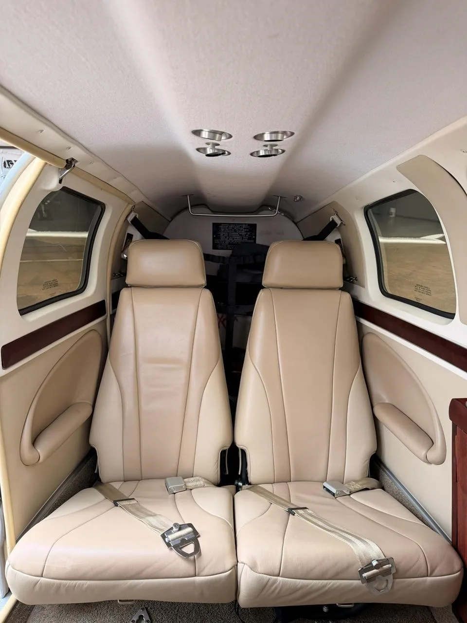 Cabin interior of a 2009 BEECHCRAFT G36 BONANZA.