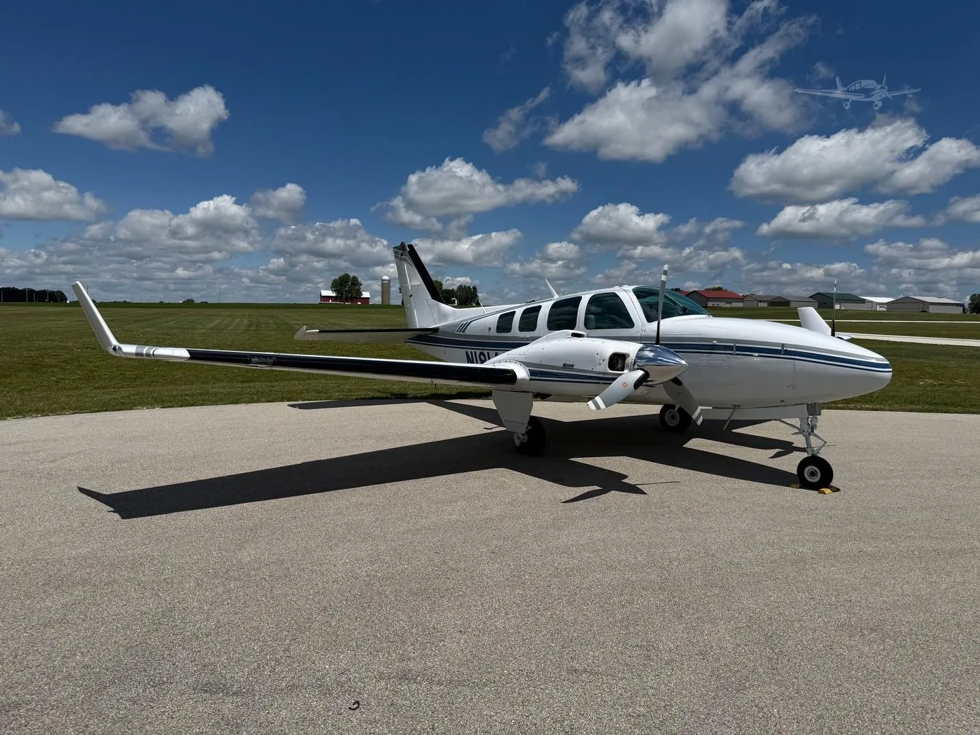 Exterior view of a 1981 BEECHCRAFT 58 BARON, N18142.