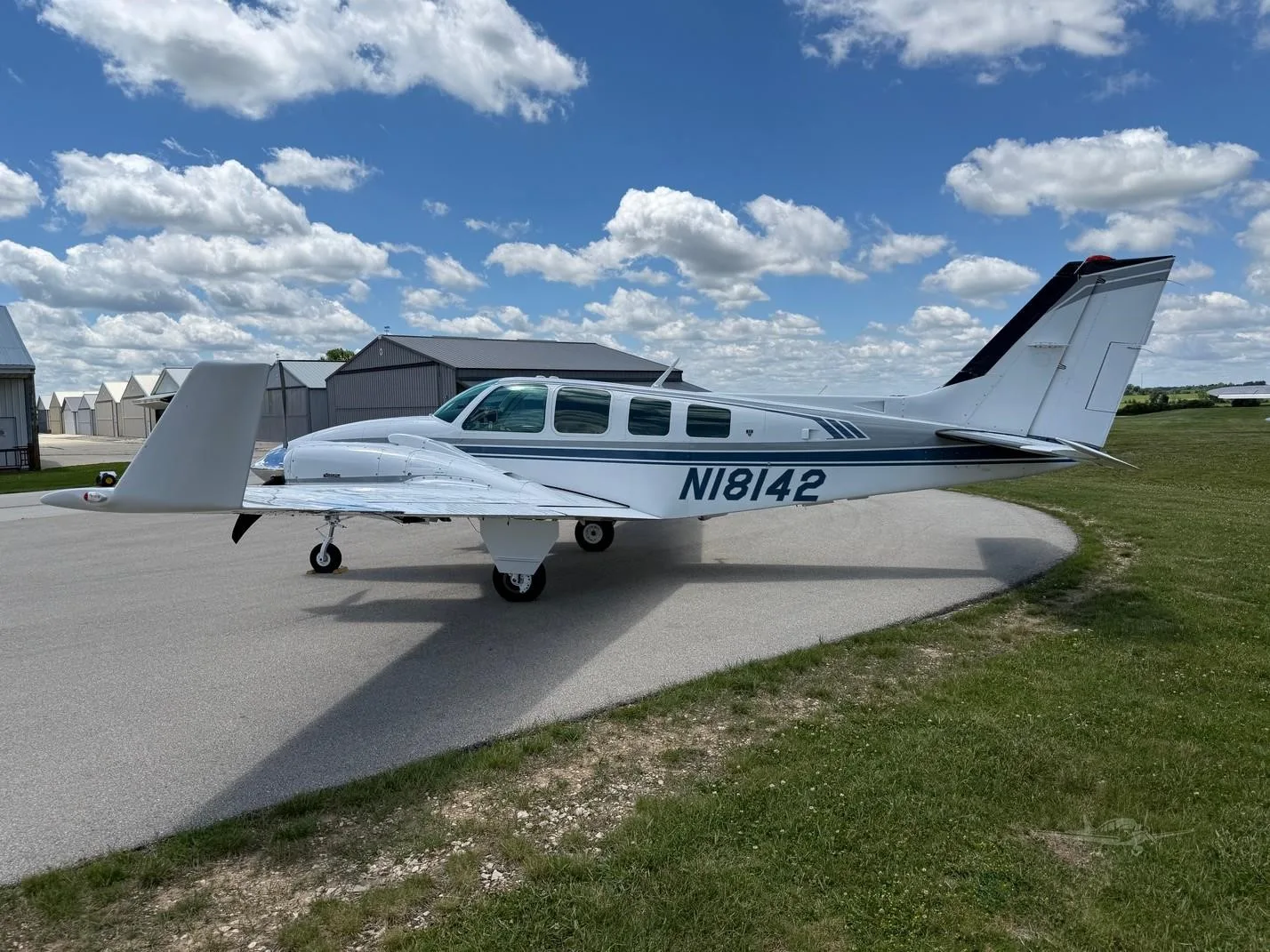 Exterior view of a 1981 BEECHCRAFT 58 BARON, N18142.