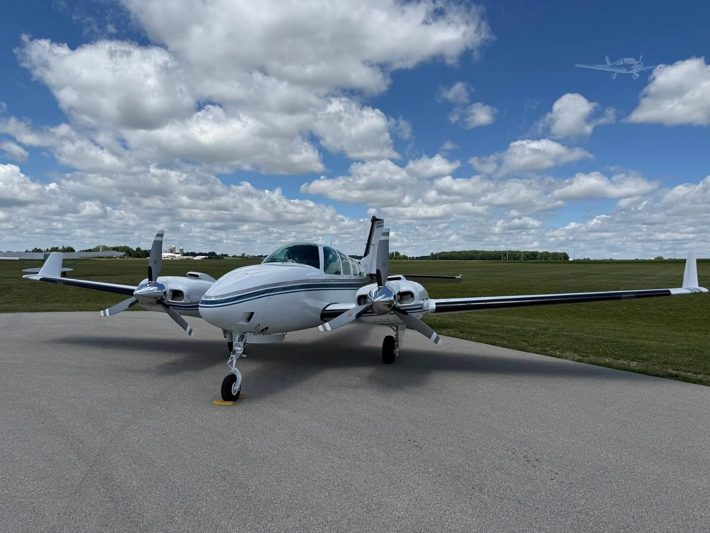 Exterior view of a 1981 BEECHCRAFT 58 BARON, N18142.