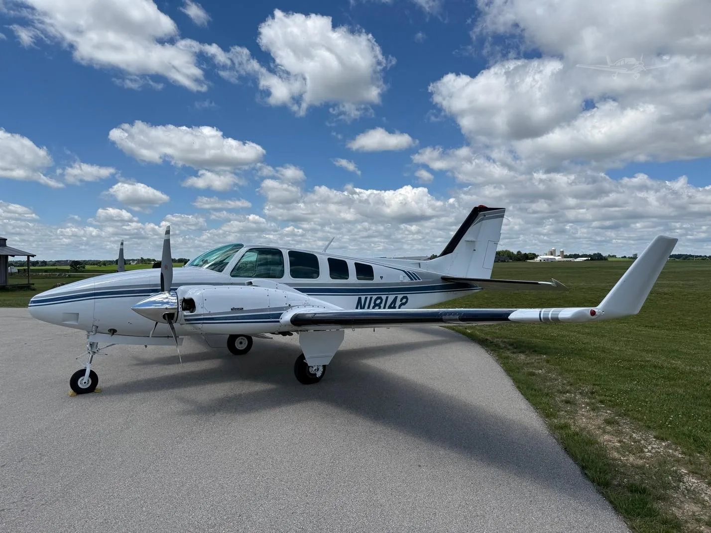 Exterior view of a 1981 BEECHCRAFT 58 BARON, N18142.