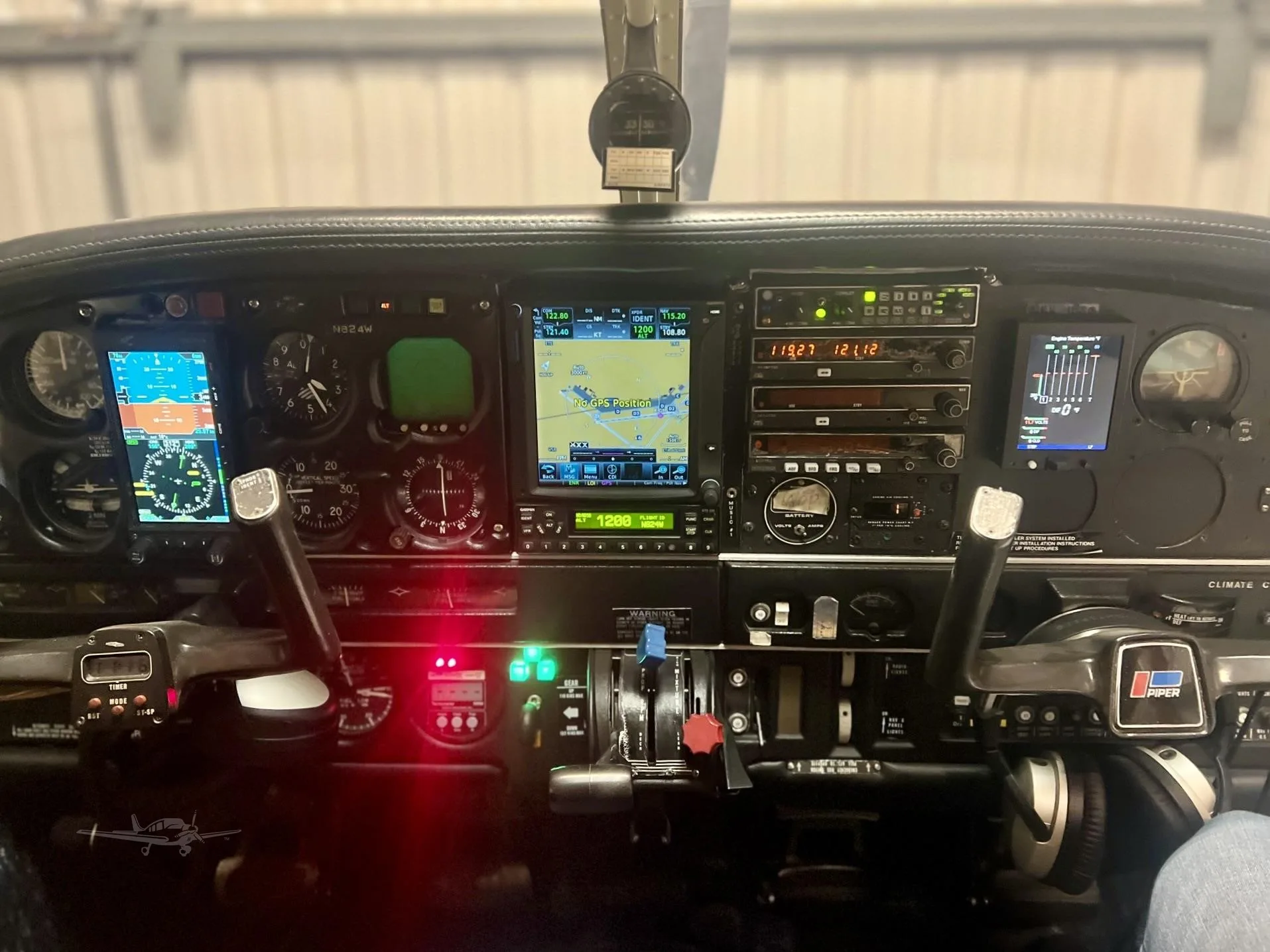 Cockpit and instrument panel of a 1982 PIPER T SARATOGA SP.