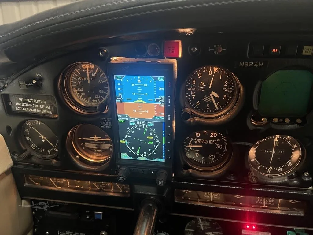 Avionics suite of a 1982 PIPER T SARATOGA SP.