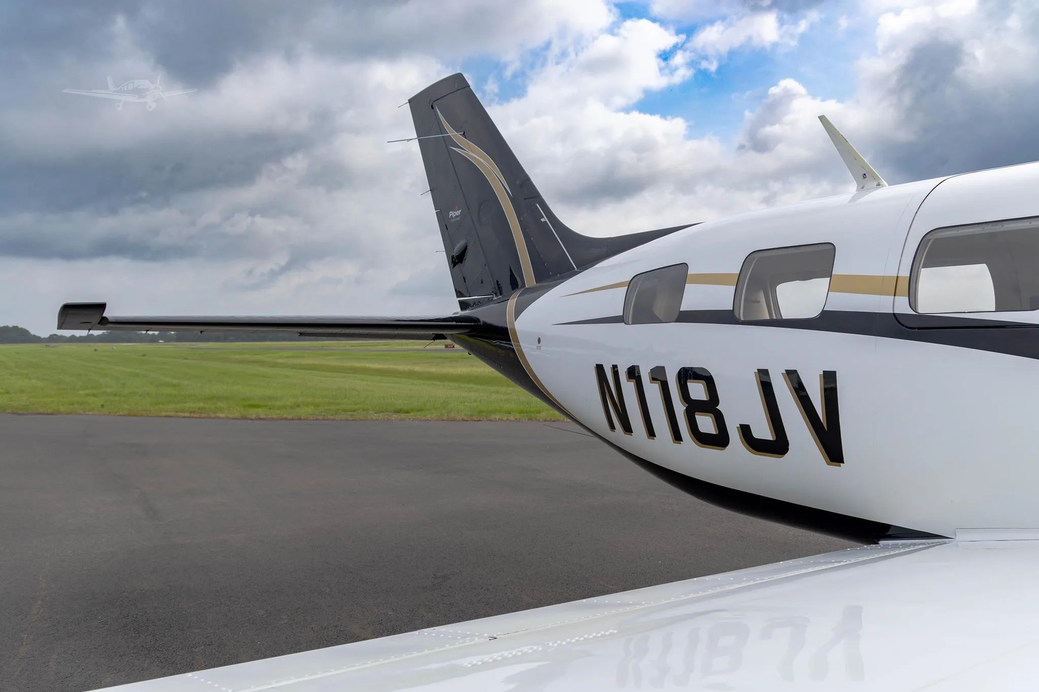 Exterior view of a 2006 PIPER MERIDIAN, N118JV.