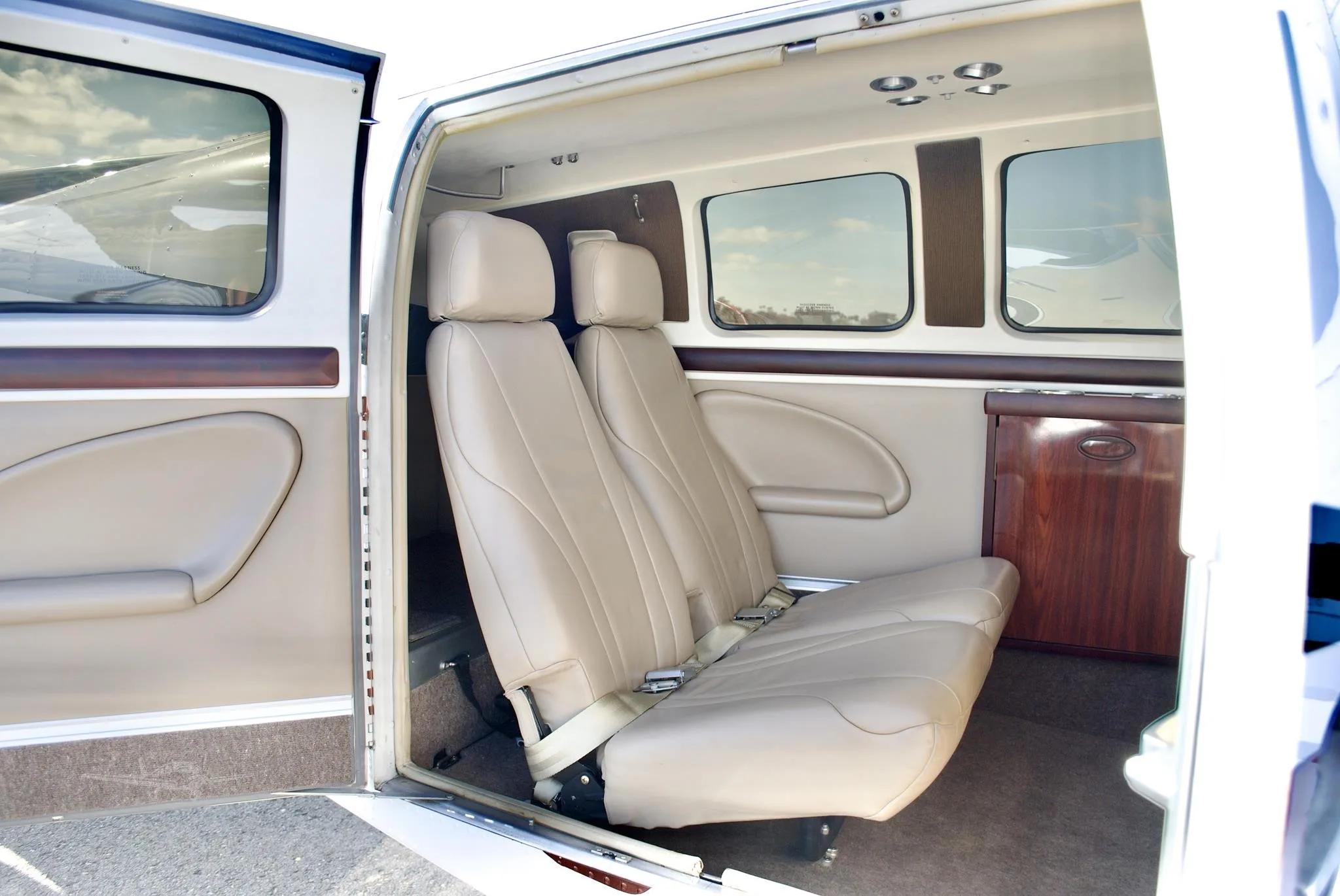Cabin interior of a 2008 BEECHCRAFT G36 BONANZA.