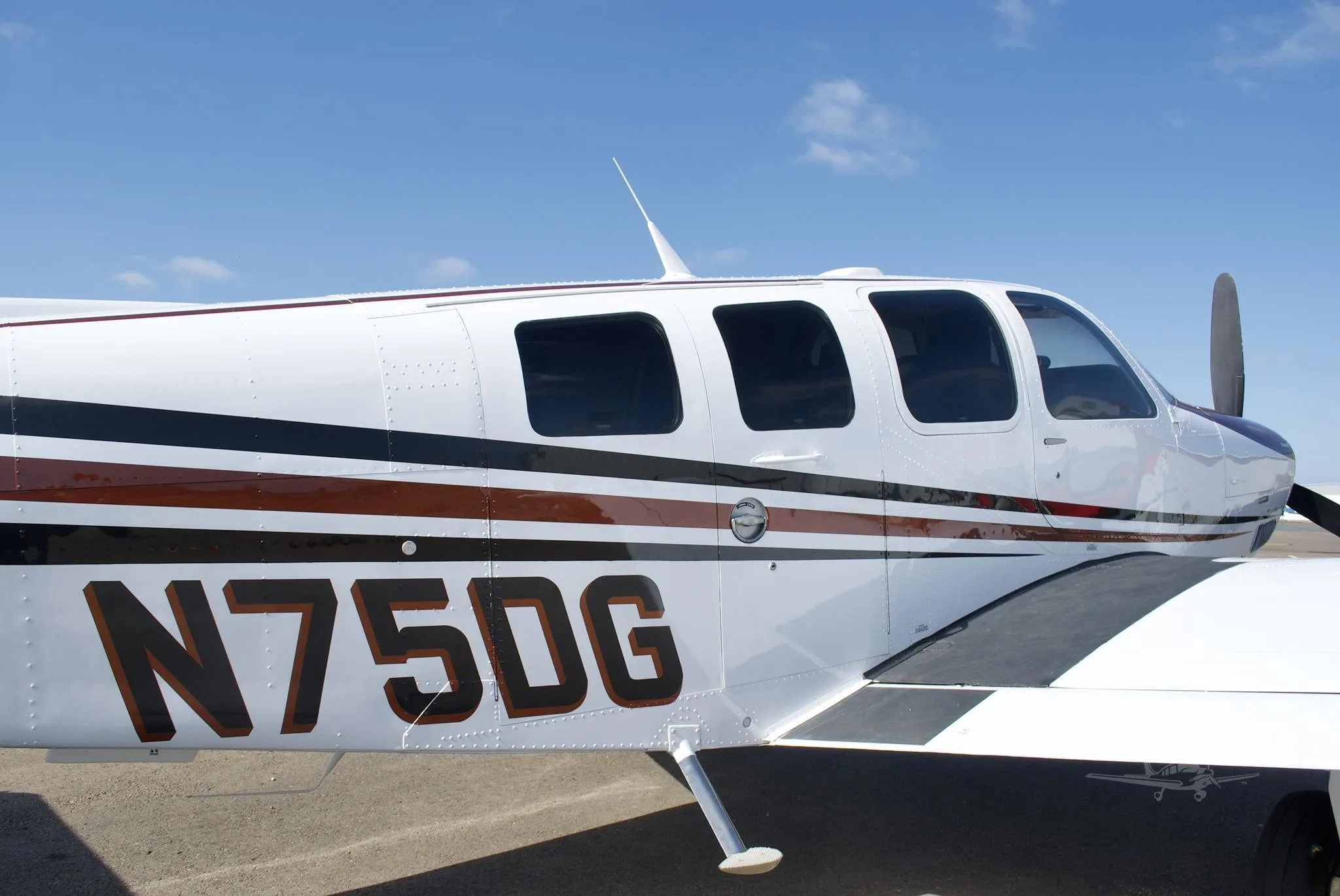 Exterior view of a 2008 BEECHCRAFT G36 BONANZA, N75DG.