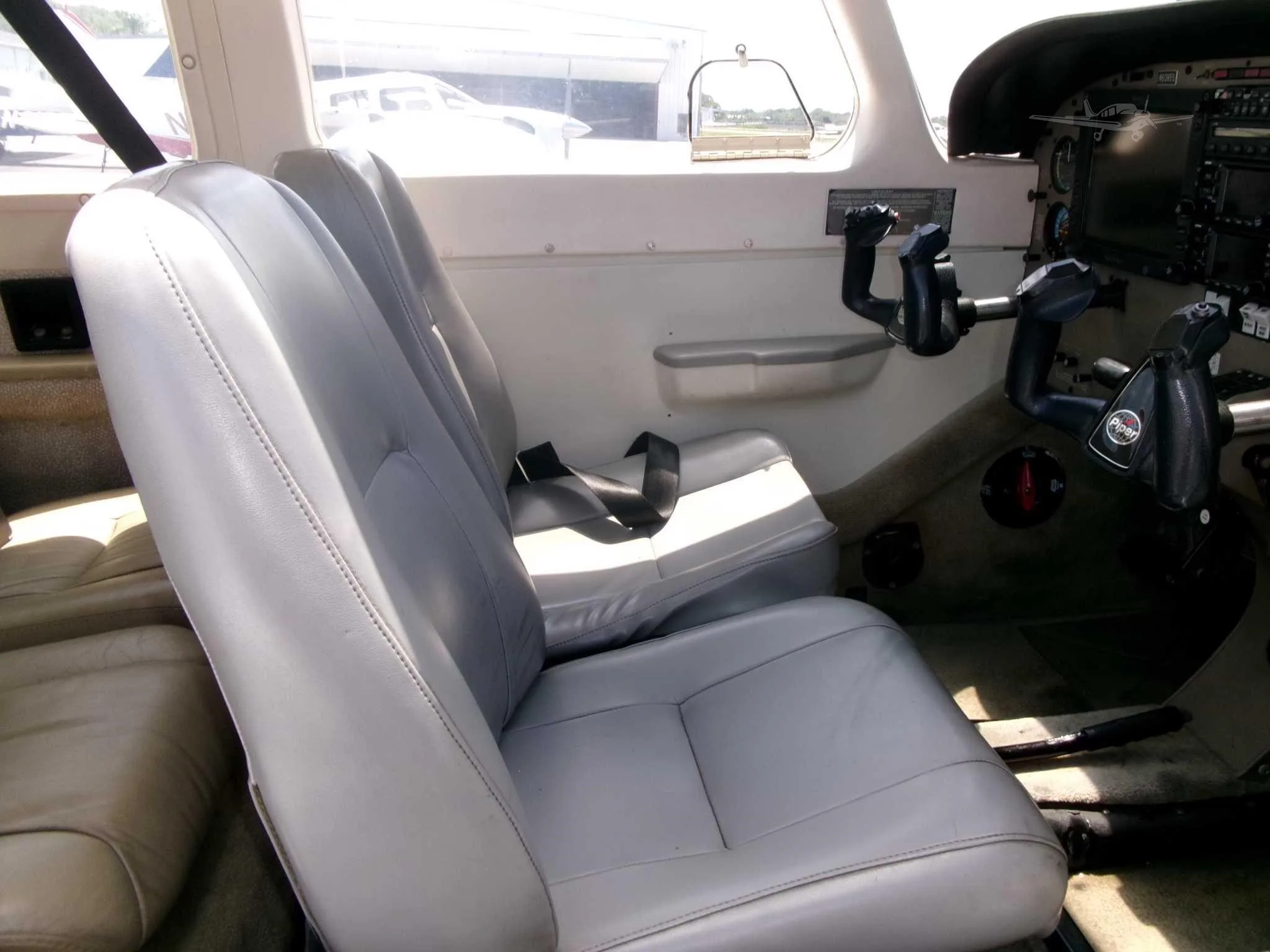 Cabin interior of a 2007 PIPER ARCHER III.