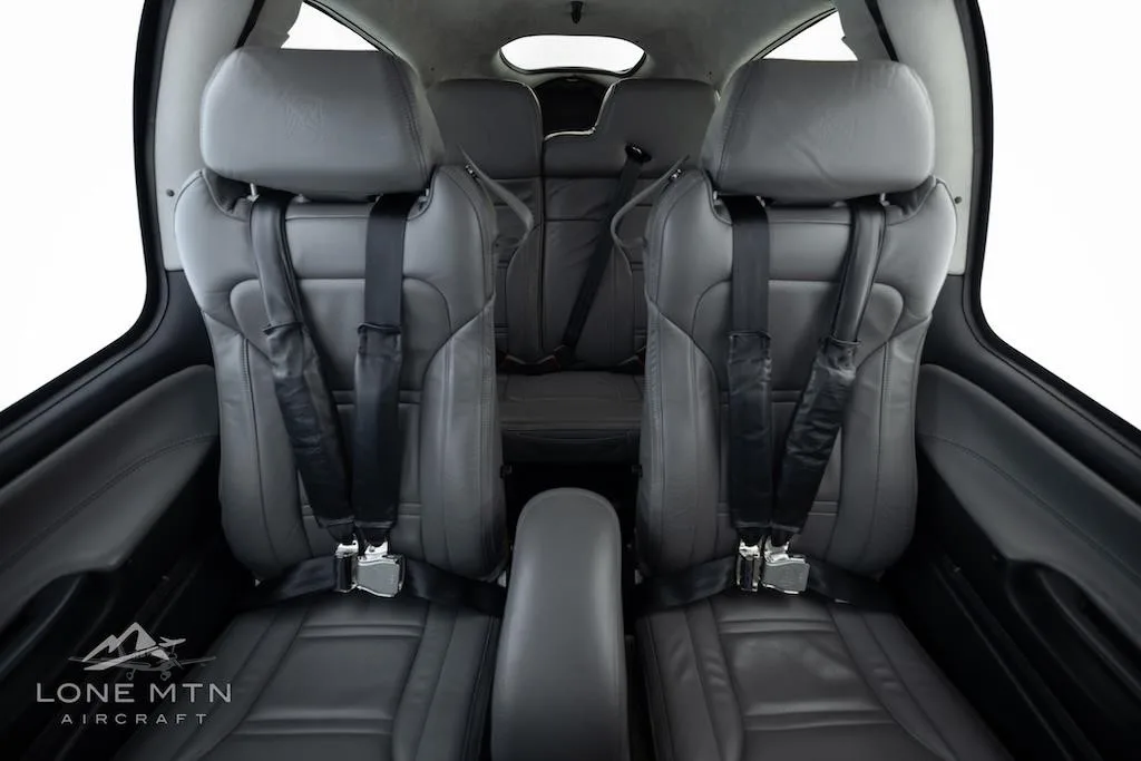 Cabin interior of a 2023 CIRRUS SR22-G6 TURBO.