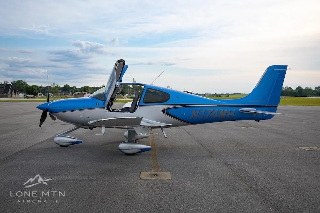 Exterior view of a 2023 CIRRUS SR22-G6 TURBO, N174MH.