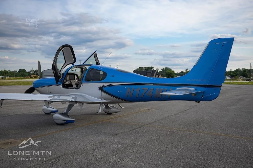 Exterior view of a 2023 CIRRUS SR22-G6 TURBO, N174MH.