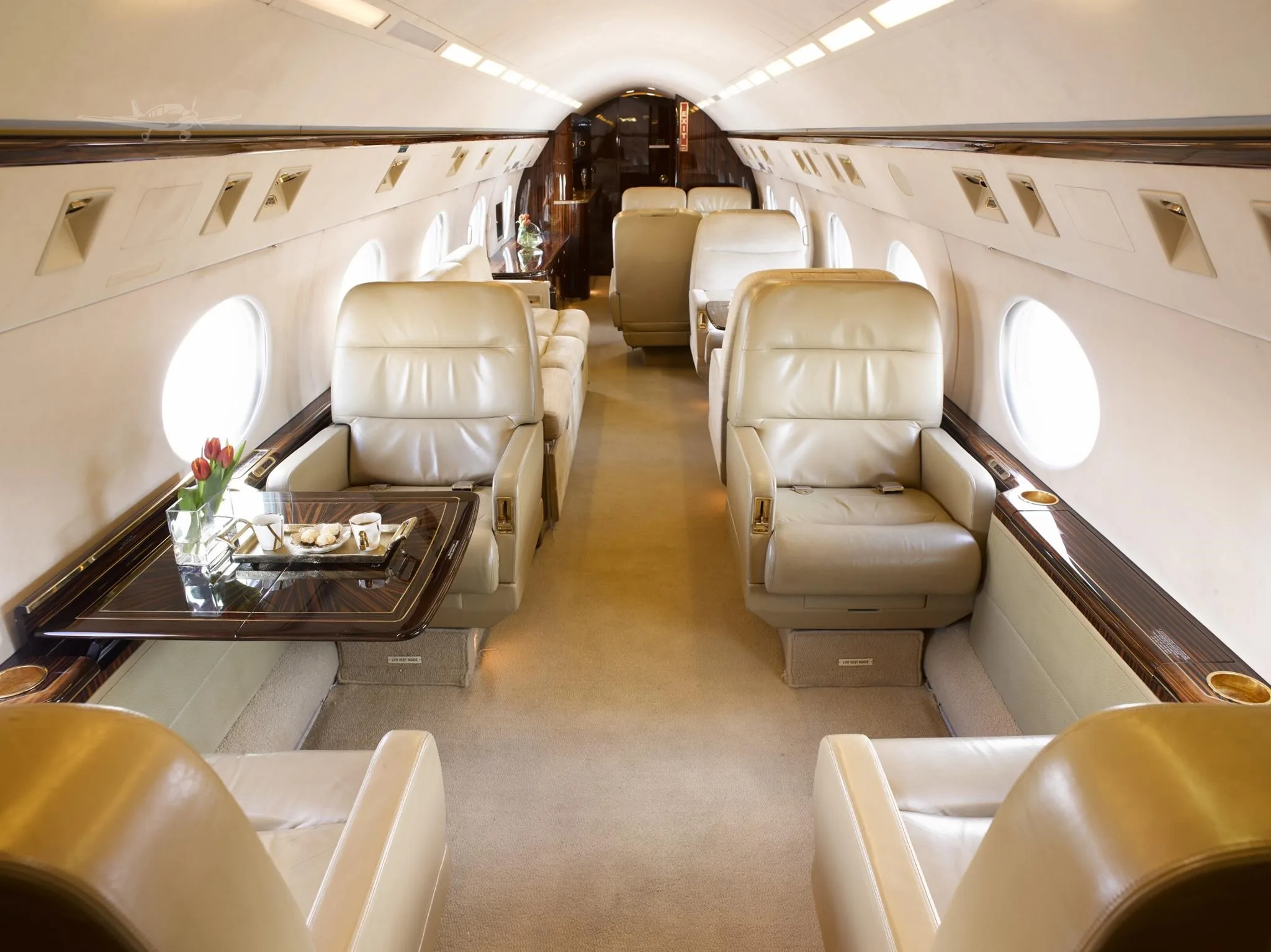 Cabin interior of a 1997 GULFSTREAM GIVSP.
