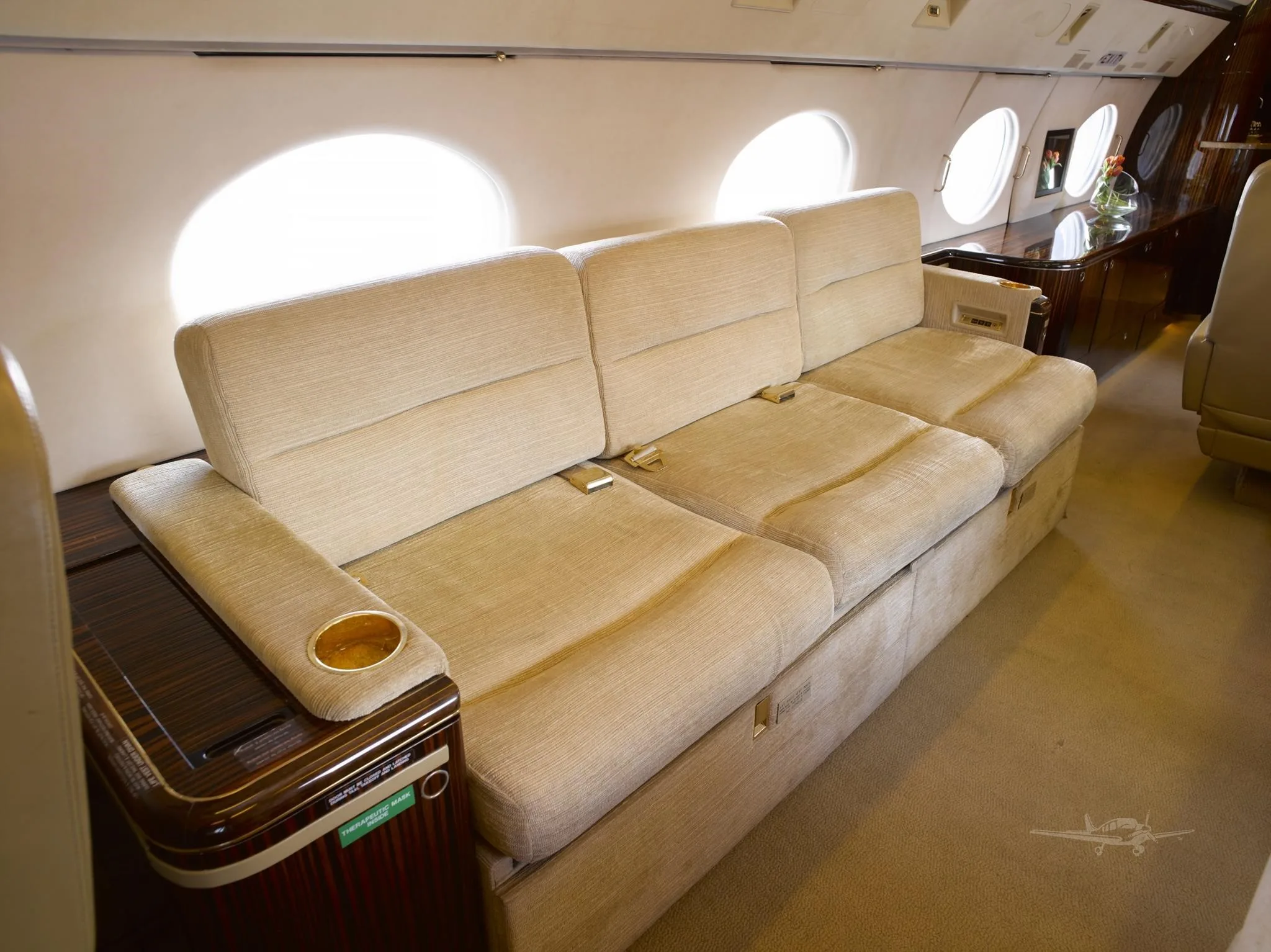 Cabin interior of a 1997 GULFSTREAM GIVSP.