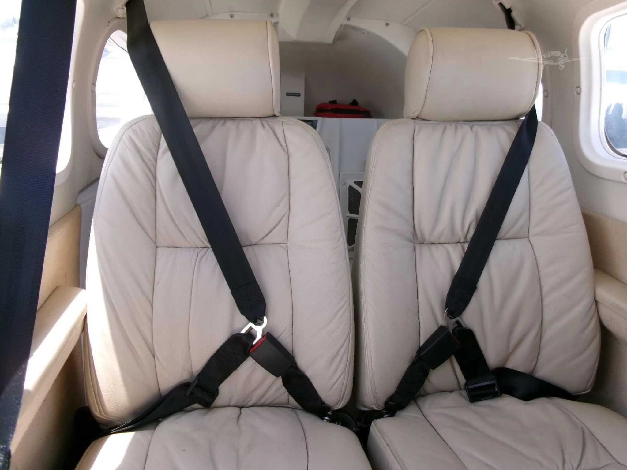 Cabin interior of a 2001 PIPER ARCHER III.