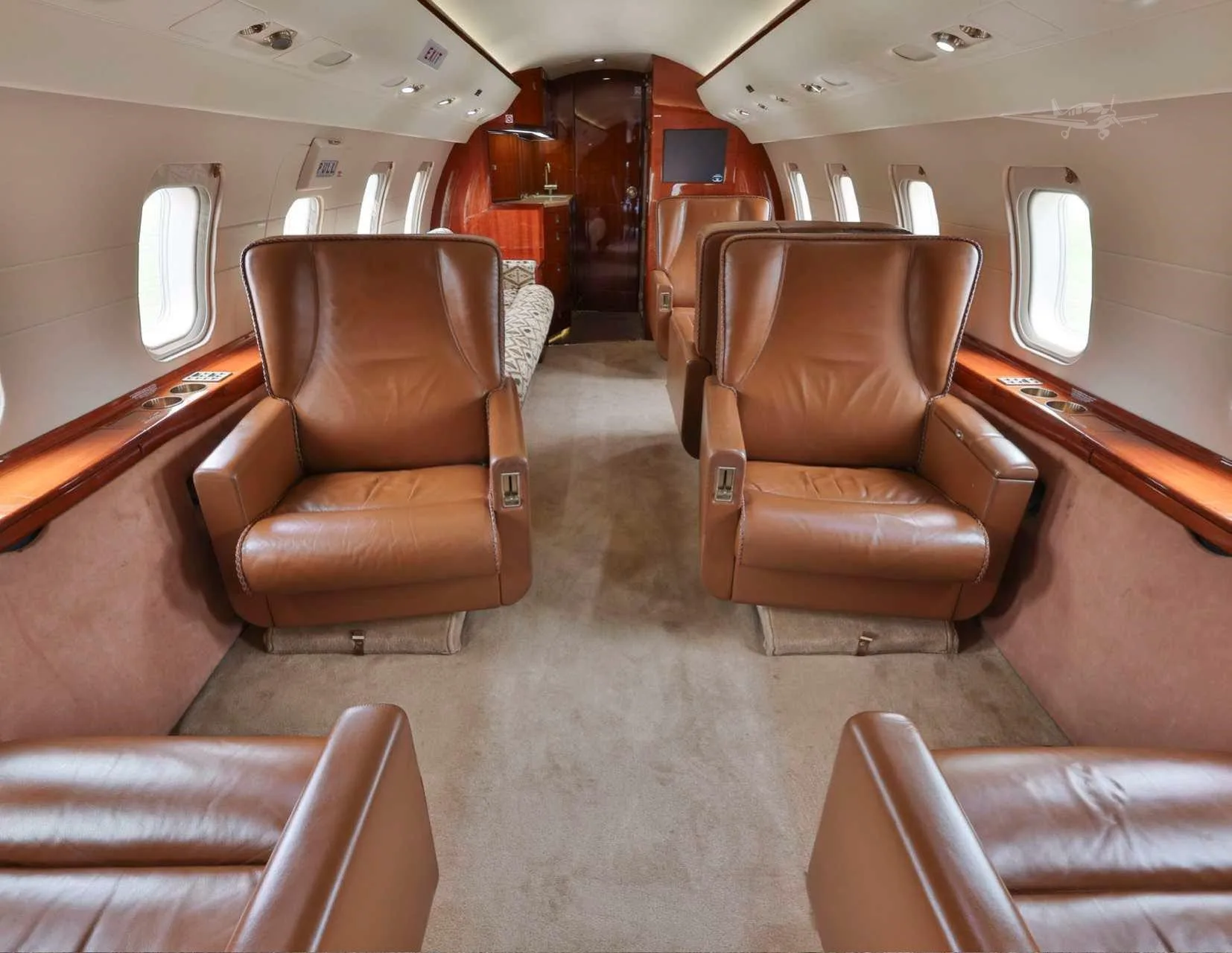 Cabin interior of a 2009 BOMBARDIER CHALLENGER 605.