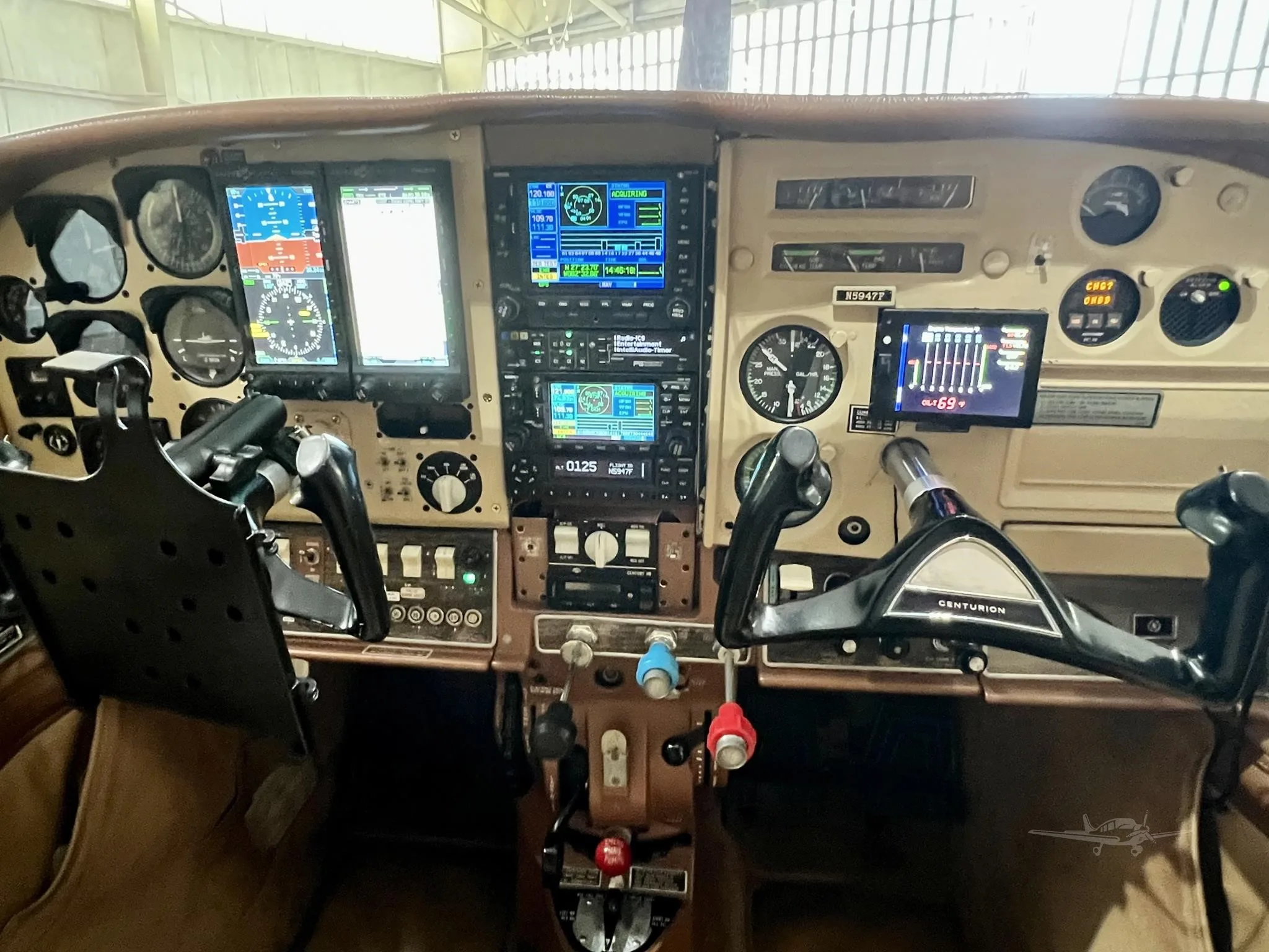 Cockpit and instrument panel of a 1968 CESSNA 210.
