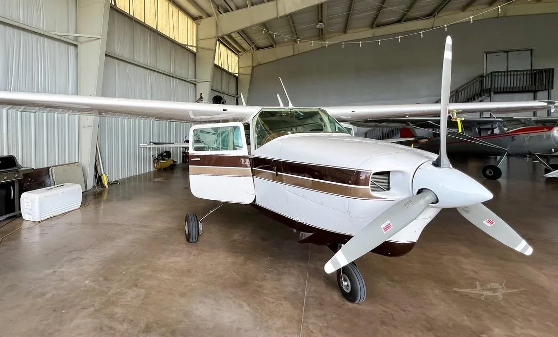 Exterior view of a 1968 CESSNA 210, N5947F.