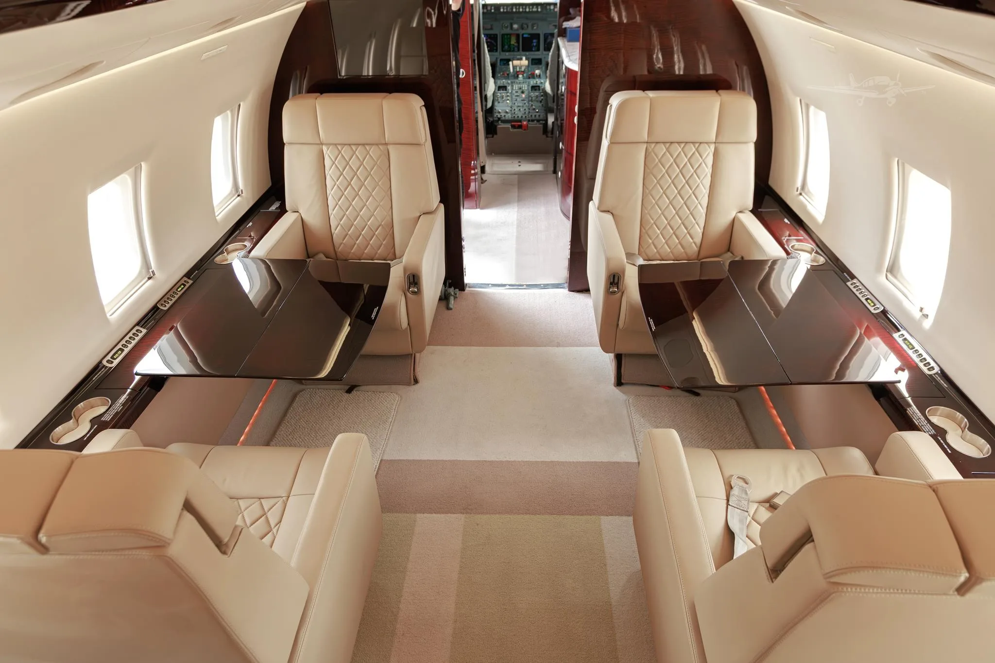 Cabin interior of a 2006 BOMBARDIER CHALLENGER 604.