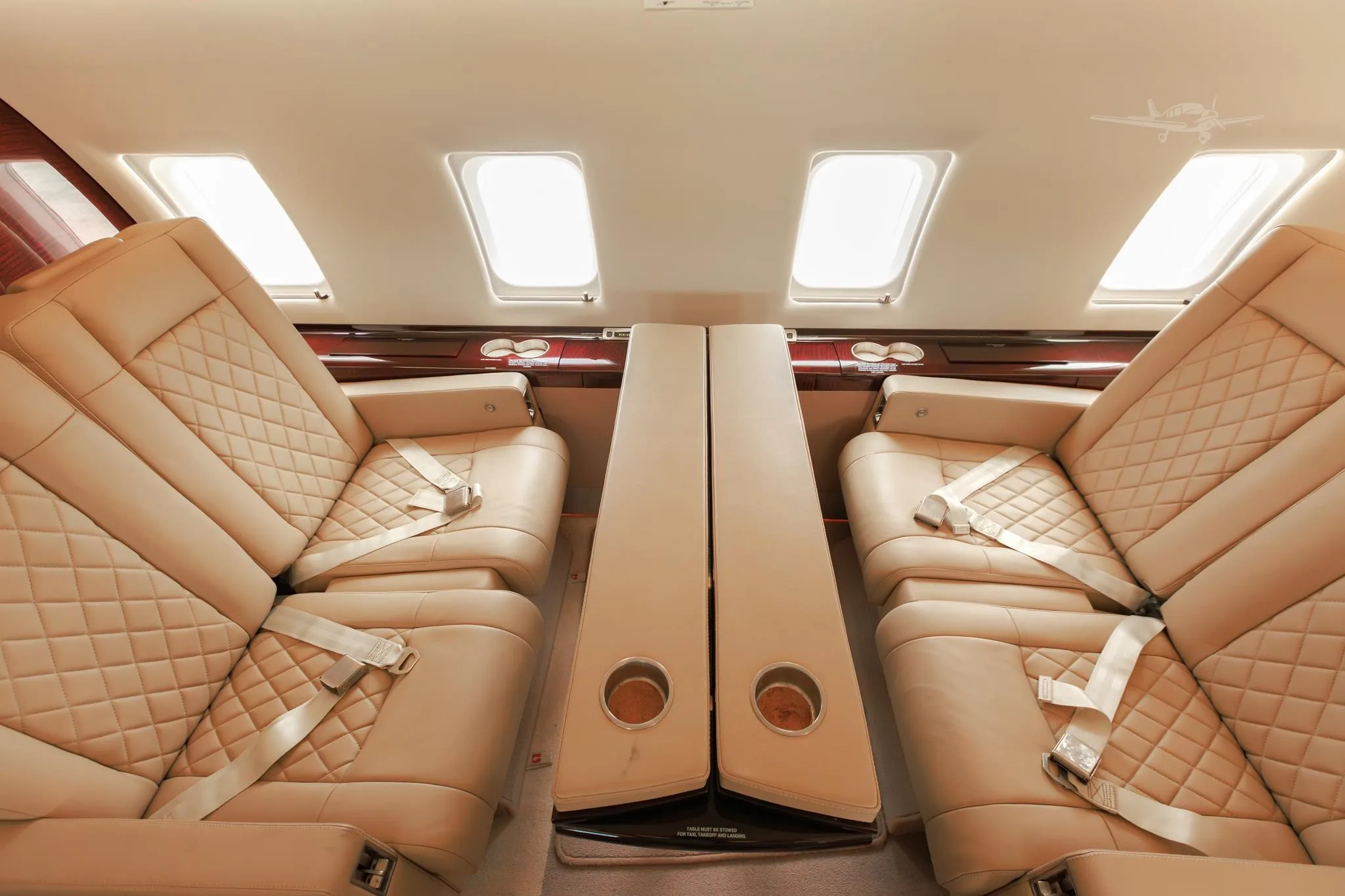 Cabin interior of a 2006 BOMBARDIER CHALLENGER 604.