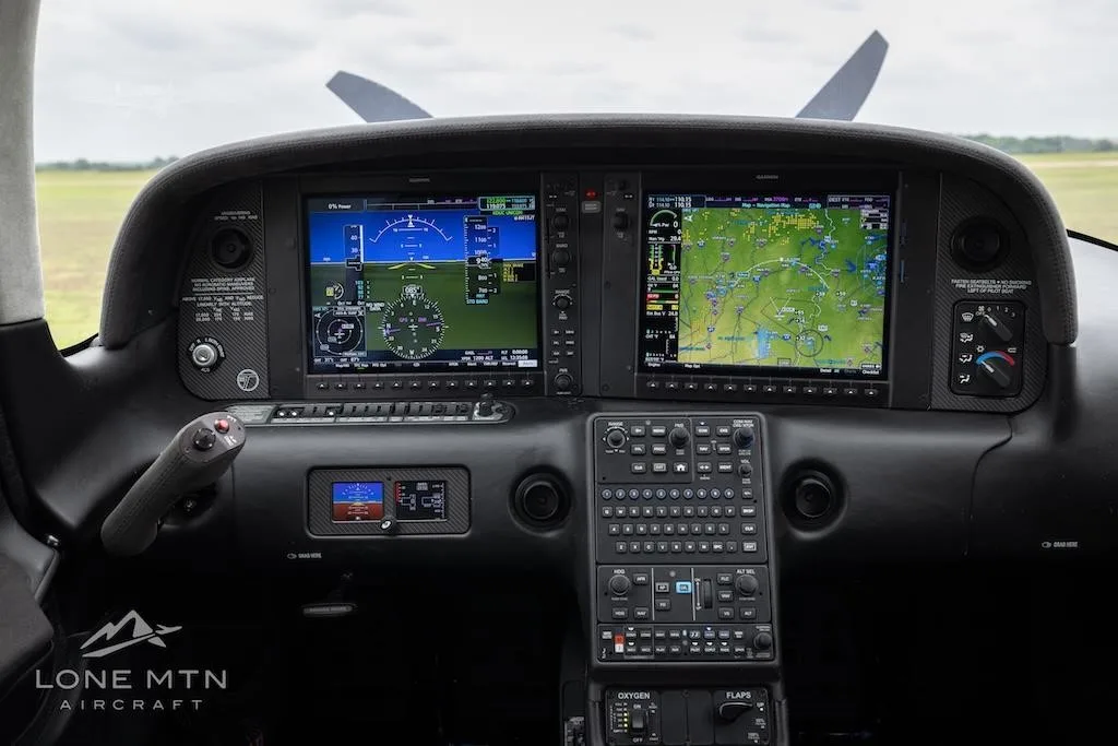 Avionics suite of a 2021 CIRRUS SR22-G6 TURBO.