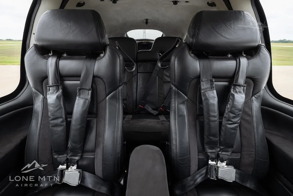 Cabin interior of a 2021 CIRRUS SR22-G6 TURBO.