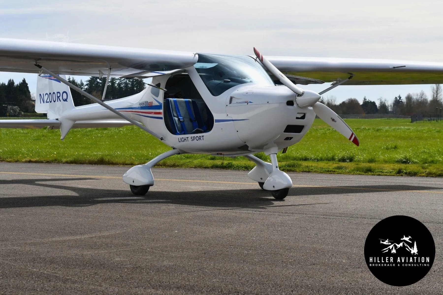 Exterior view of a 2007 REMOS G-3/600, N200RQ.