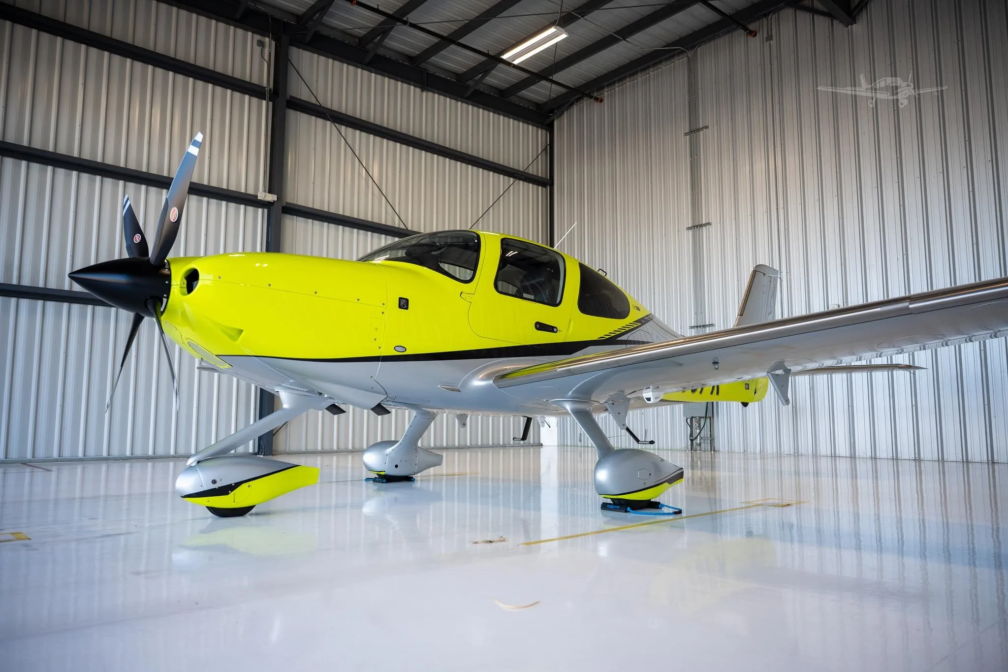 Exterior view of a 2024 CIRRUS SR22-G7 TURBO, N699PK.