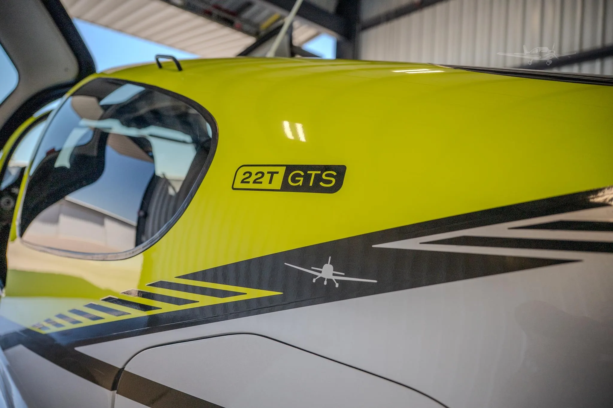 Exterior view of a 2024 CIRRUS SR22-G7 TURBO, N699PK.