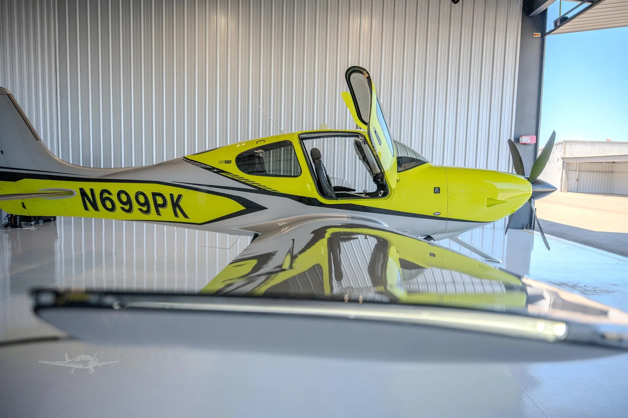 Exterior view of a 2024 CIRRUS SR22-G7 TURBO, N699PK.