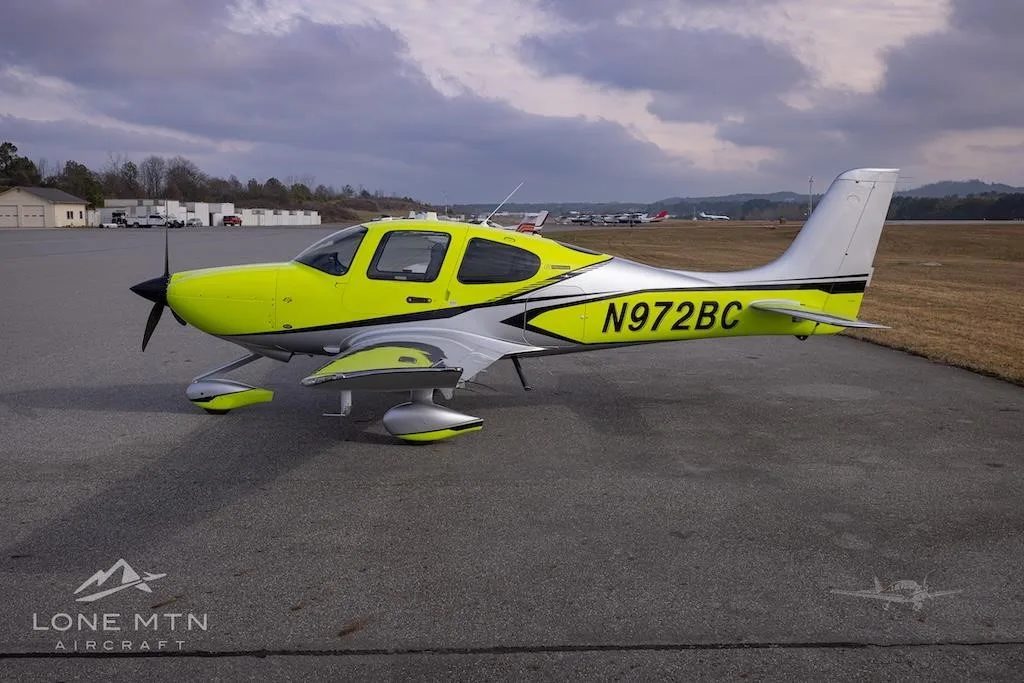 Exterior view of a 2025 CIRRUS SR20-G7+, N972BC.
