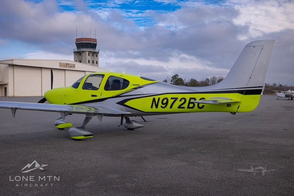 Exterior view of a 2025 CIRRUS SR20-G7+, N972BC.