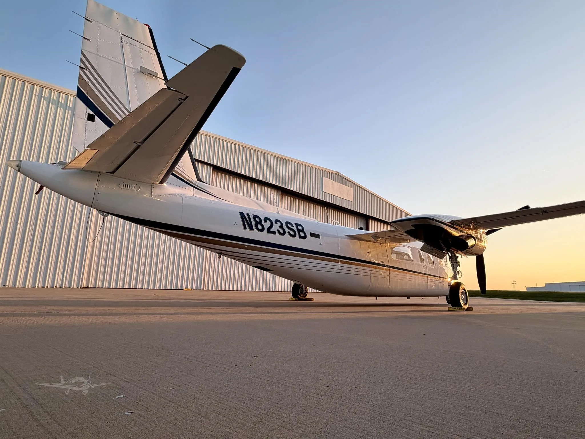 1975 Commander 690A