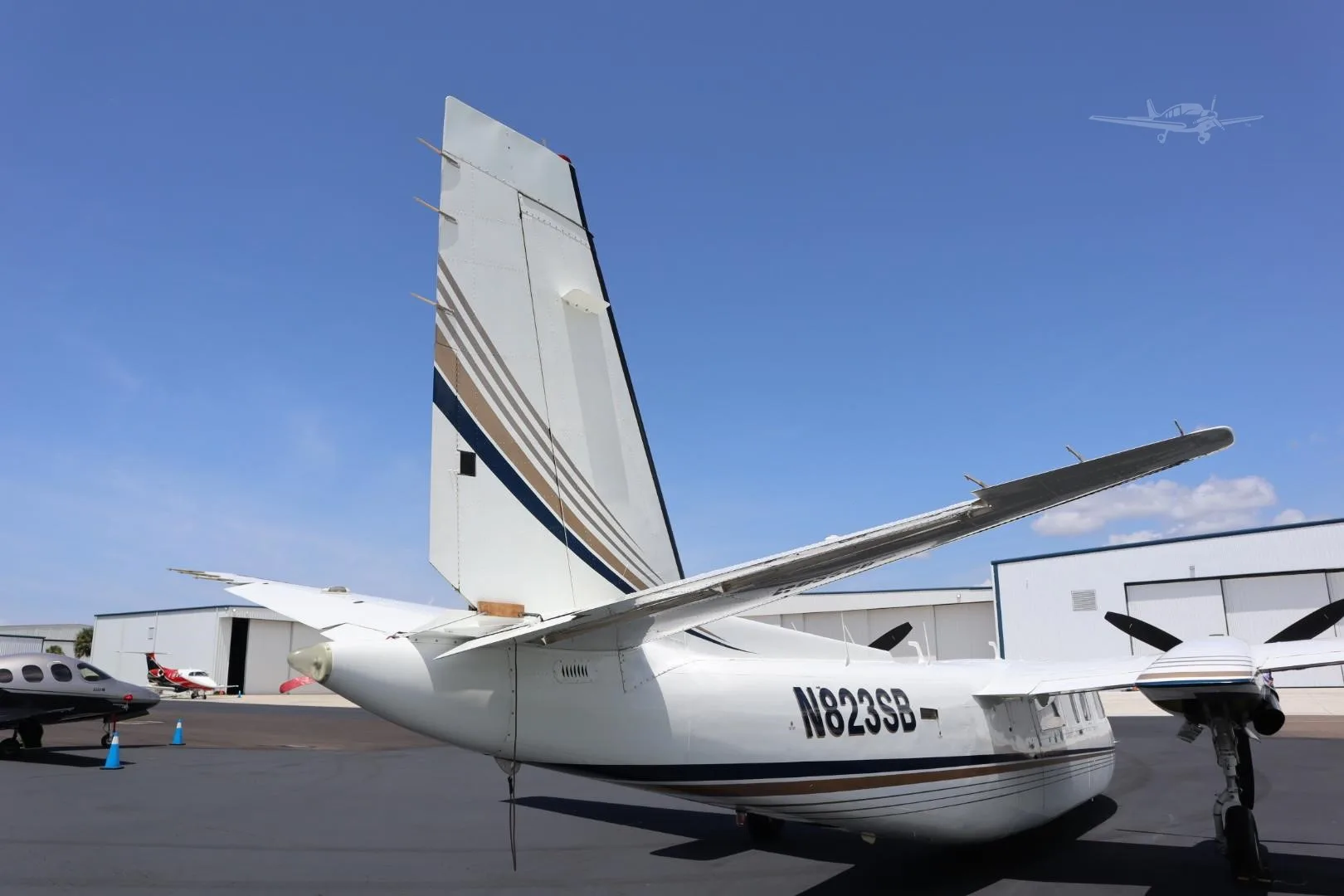 1975 Commander 690A